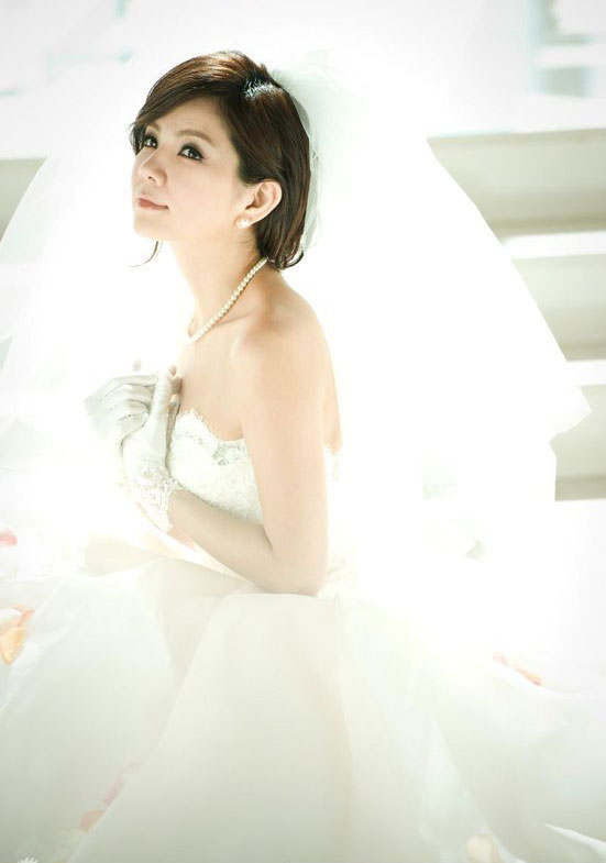 Ella (S.H.E)